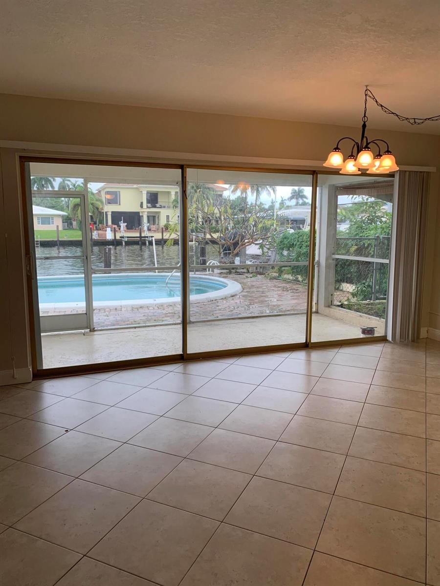   / 6 6390 sq. ft. $ 2026-01-19 0 foto