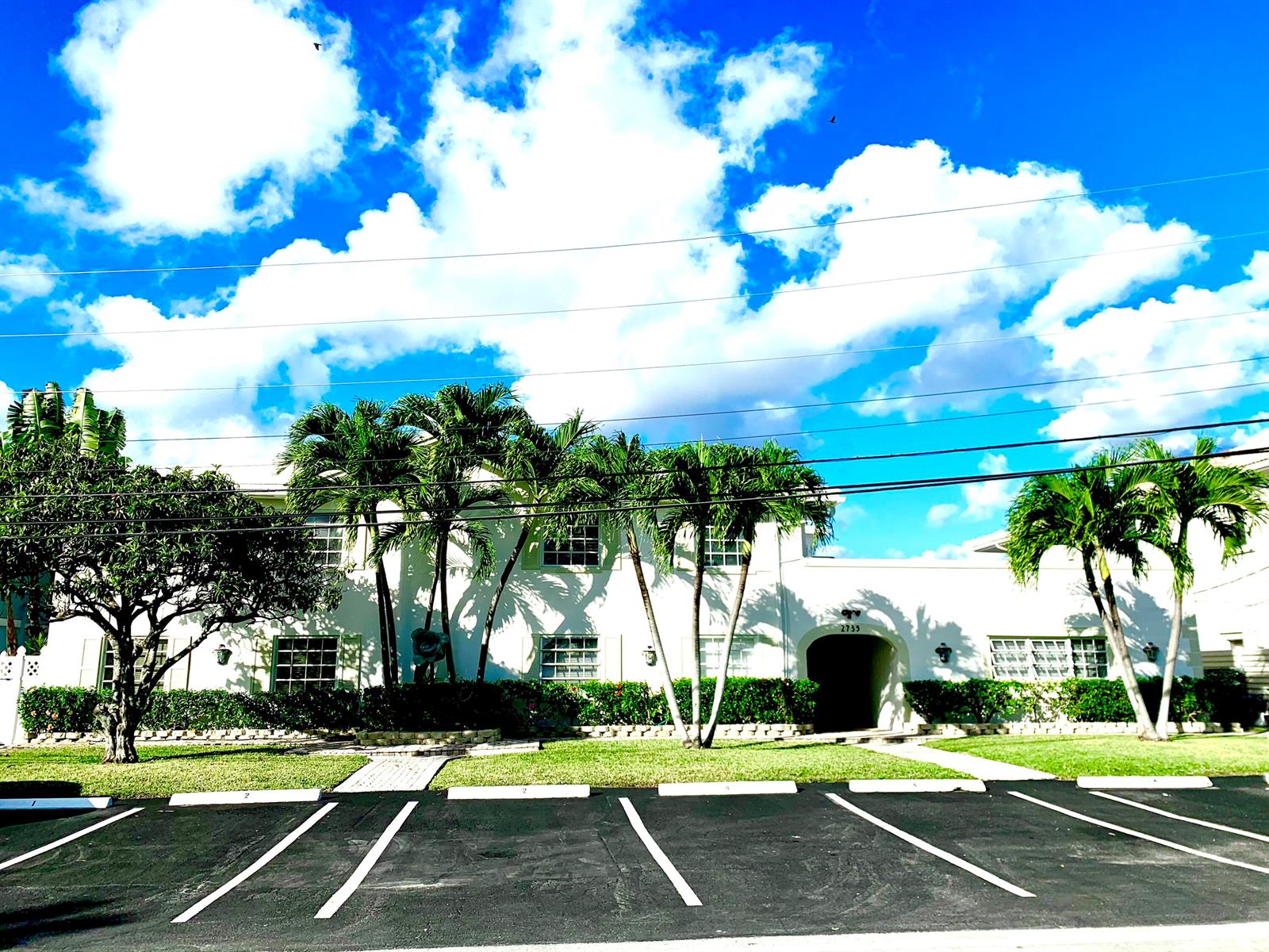   / 6 6390 sq. ft. $ 2026-01-19 0 foto