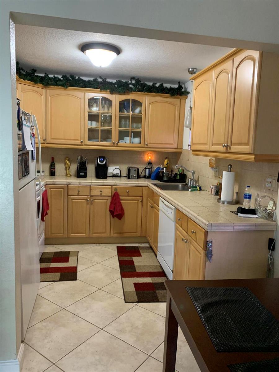   / 6 6390 sq. ft. $ 2026-01-19 0 foto
