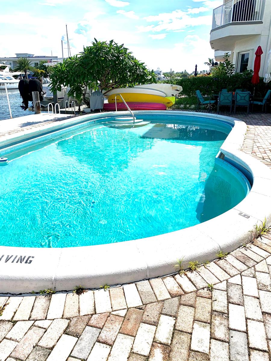   / 6 6390 sq. ft. $ 2026-01-19 0 foto