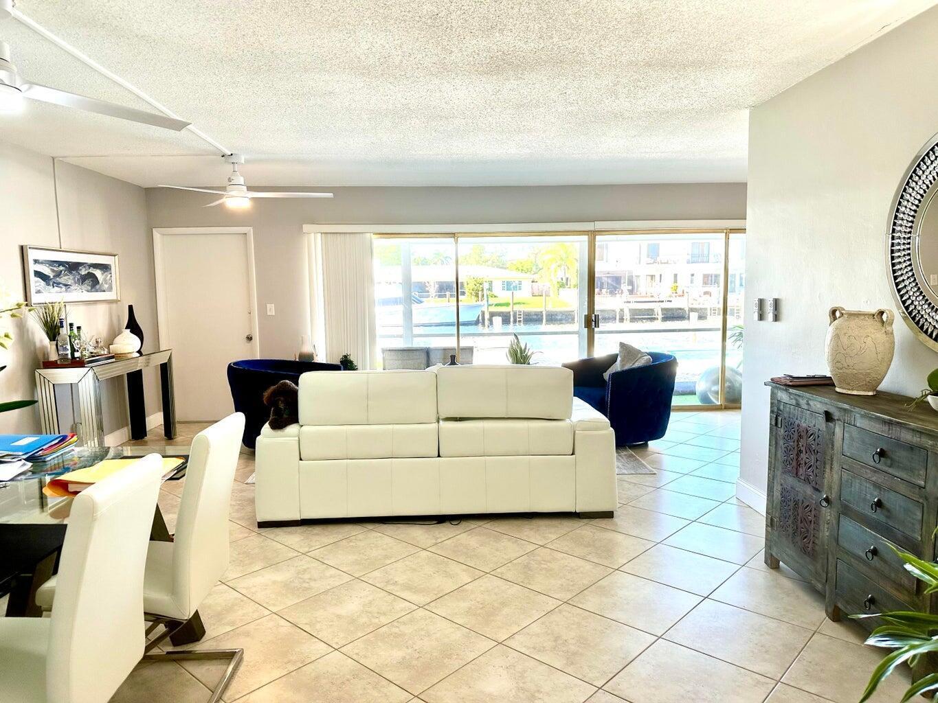   / 6 6390 sq. ft. $ 2026-01-19 0 foto