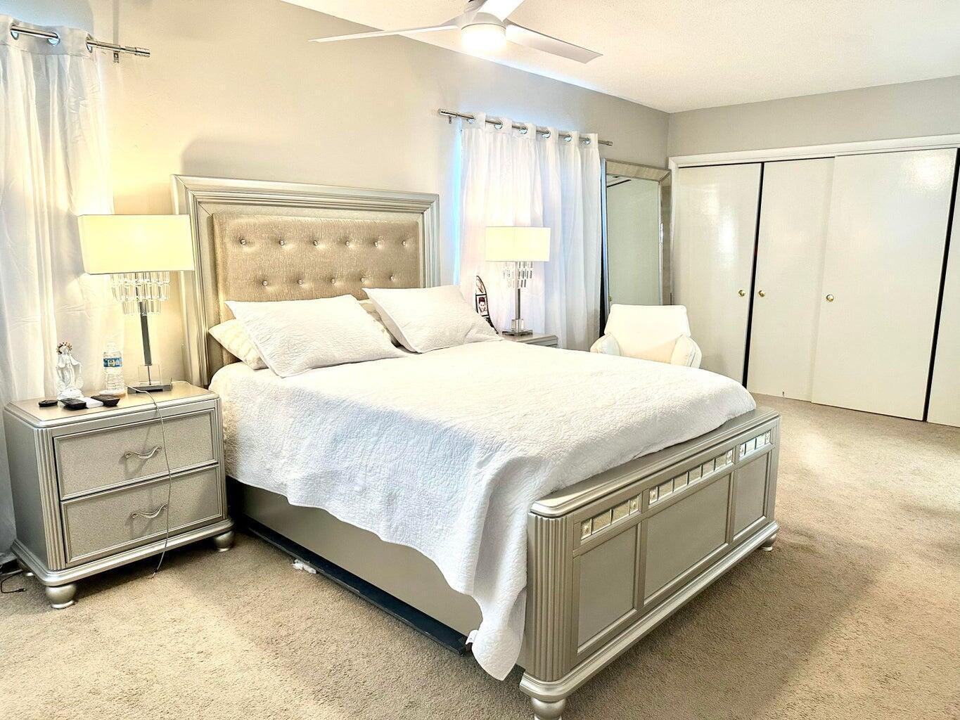   / 6 6390 sq. ft. $ 2026-01-19 0 foto