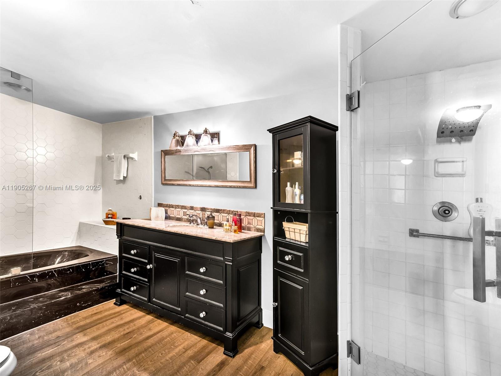 907 3 / 2 1714 sq. ft. $ 2025-10-30 0 Photo