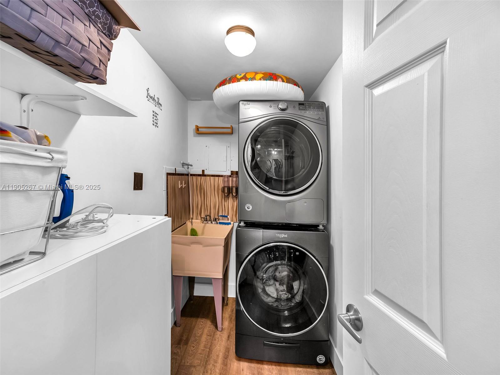 907 3 / 2 1714 sq. ft. $ 2025-10-30 0 Photo