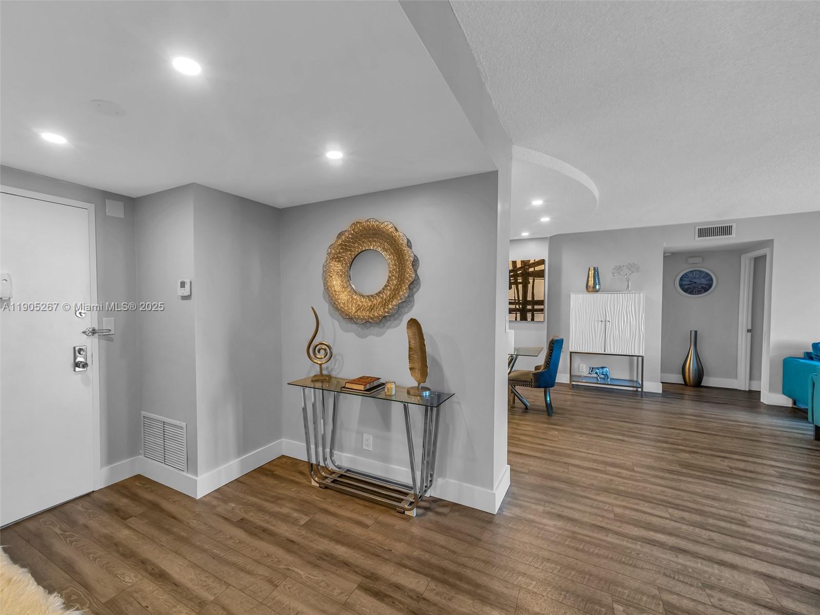 907 3 / 2 1714 sq. ft. $ 2025-10-30 0 Photo