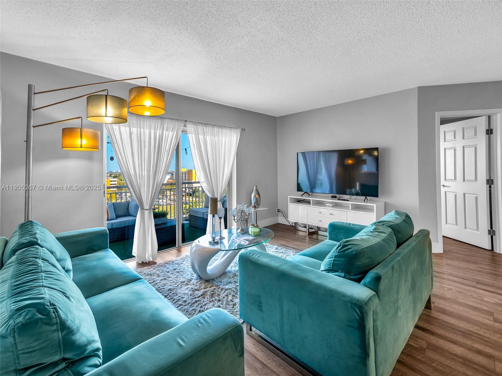 907 3 / 2 1714 sq. ft. $ 2025-10-30 0 Photo