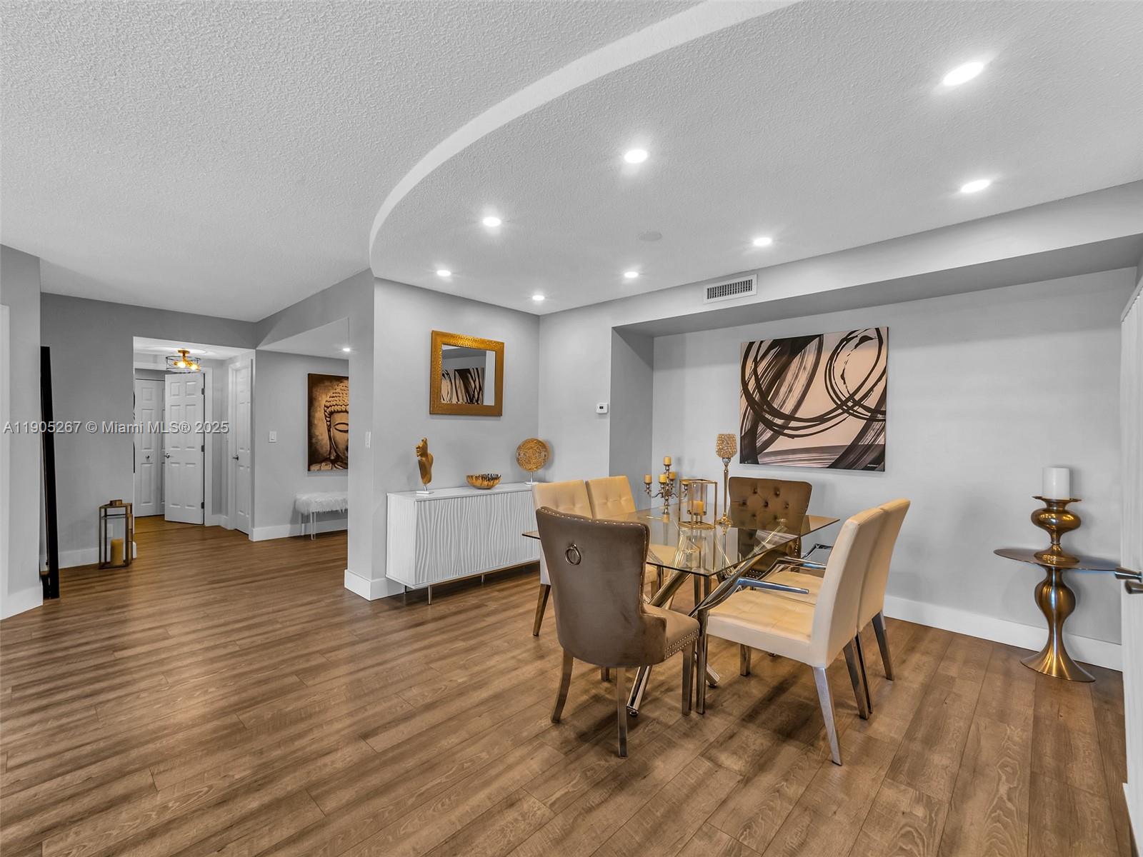 907 3 / 2 1714 sq. ft. $ 2025-10-30 0 Photo