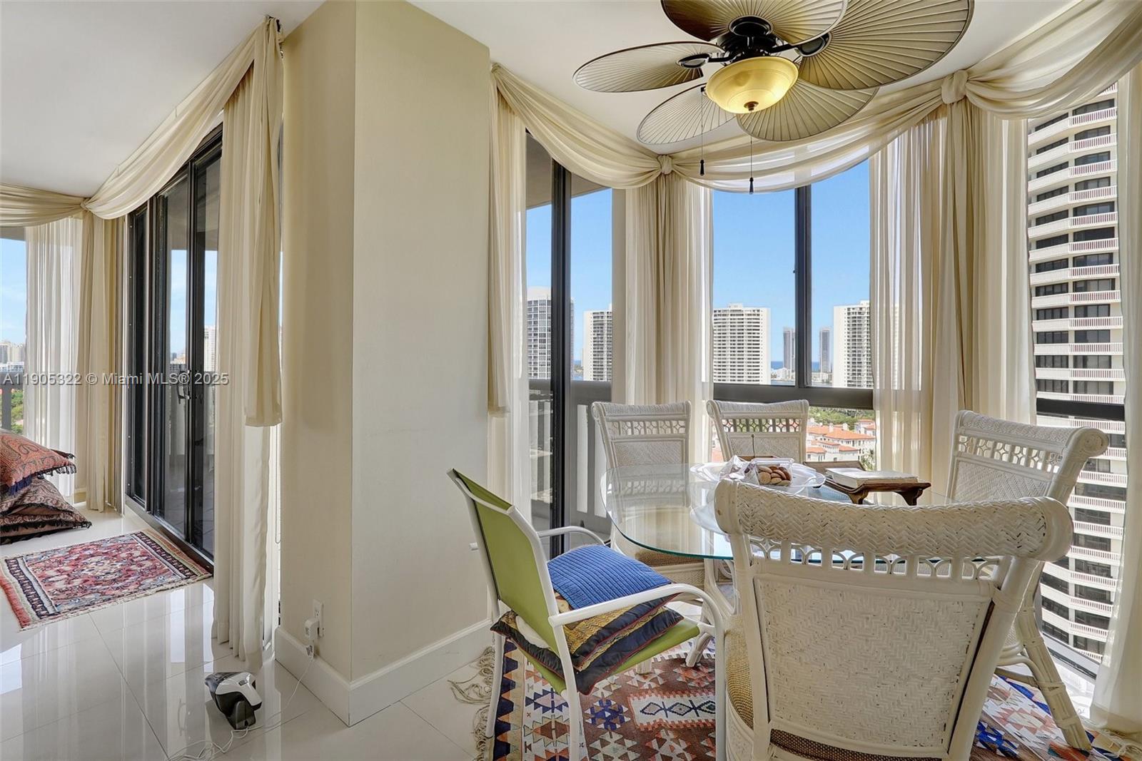 See details 2004 3 / 3 1950 sq. ft. $ 2025-10-30 0 Photo