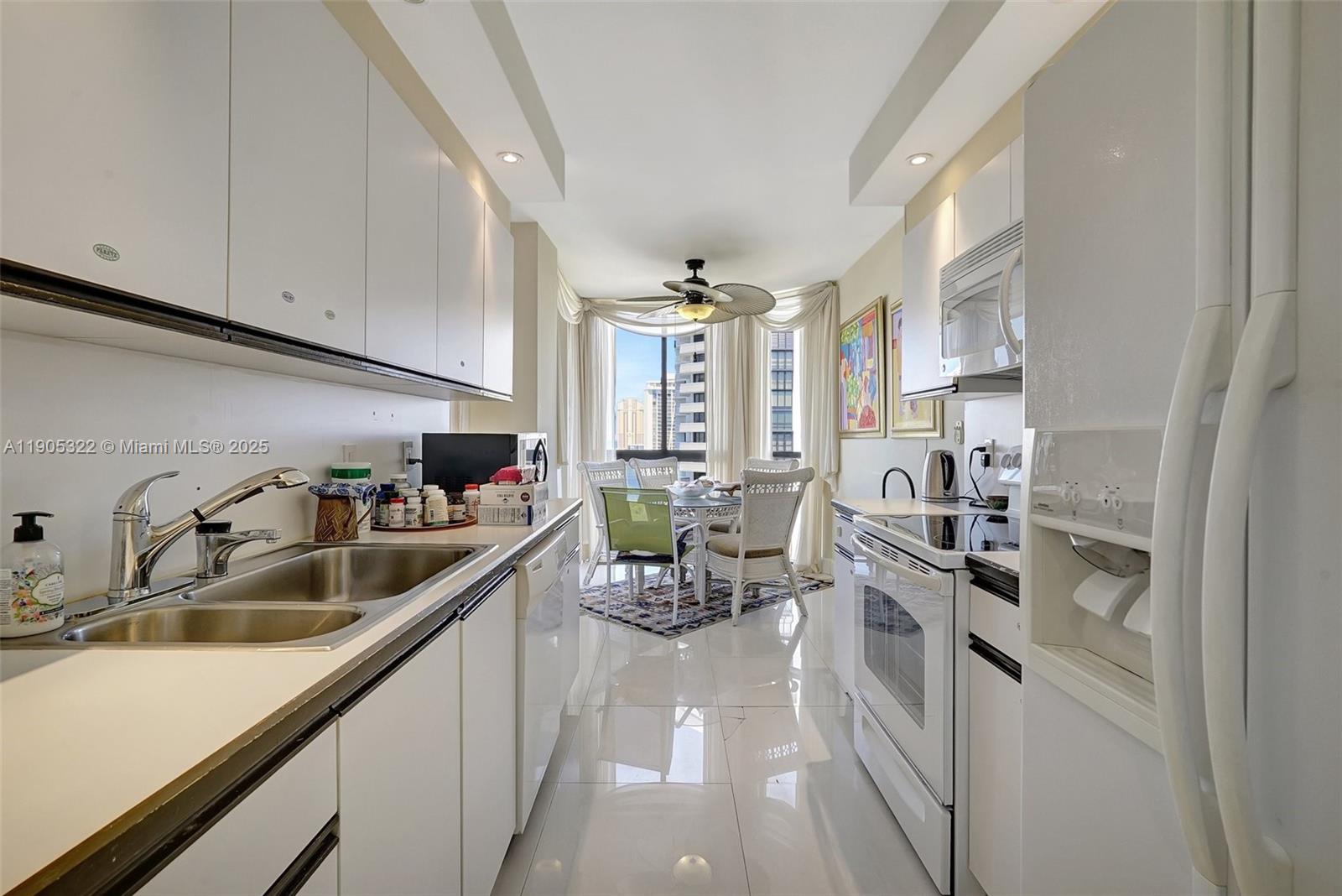 See details 2004 3 / 3 1950 sq. ft. $ 2025-10-30 0 Photo