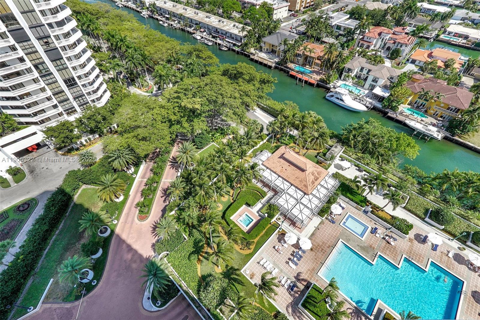 See details 2004 3 / 3 1950 sq. ft. $ 2025-10-30 0 Photo