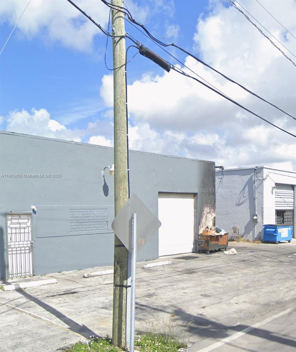 Подробнее 2-3  /   кв.футов $ 2025-10-30 0 Фото