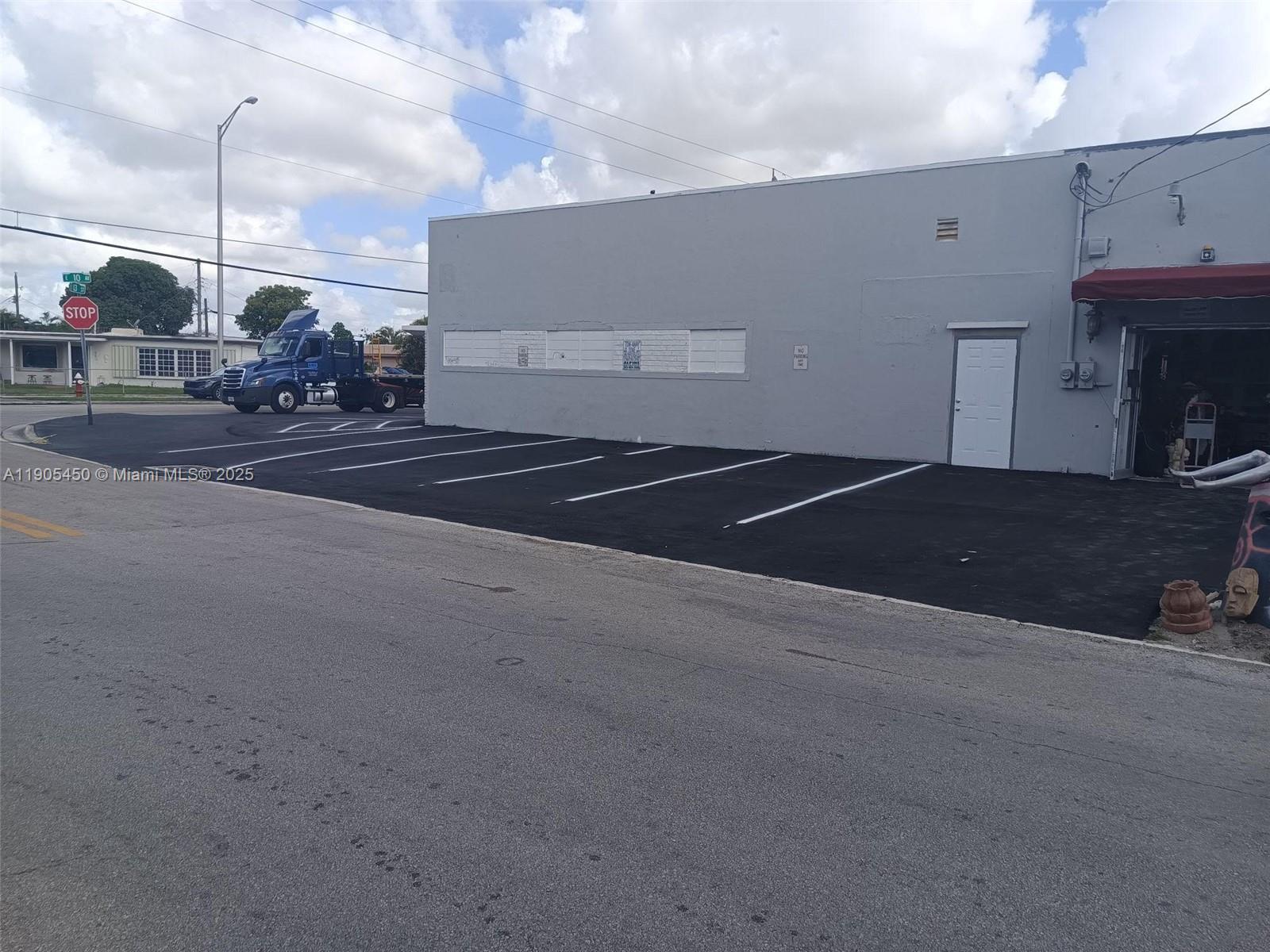 Подробнее 2-3  /   кв.футов $ 2025-10-30 0 Фото