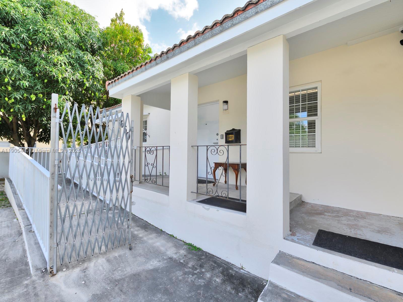 Подробнее   /   кв.футов $ 2025-10-30 0 Фото