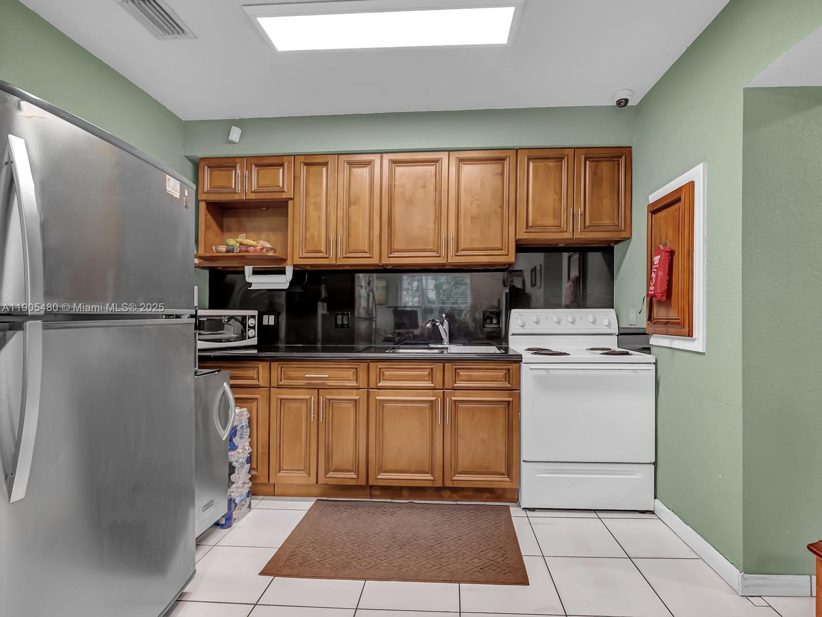 Подробнее   /   кв.футов $ 2025-10-30 0 Фото