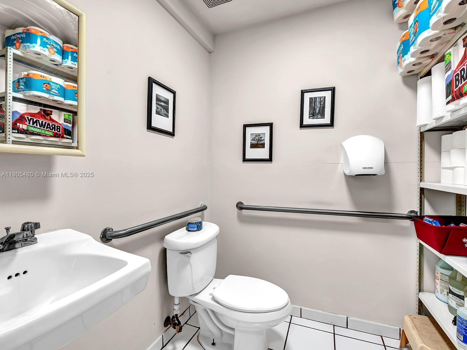 Подробнее   /   кв.футов $ 2025-10-30 0 Фото