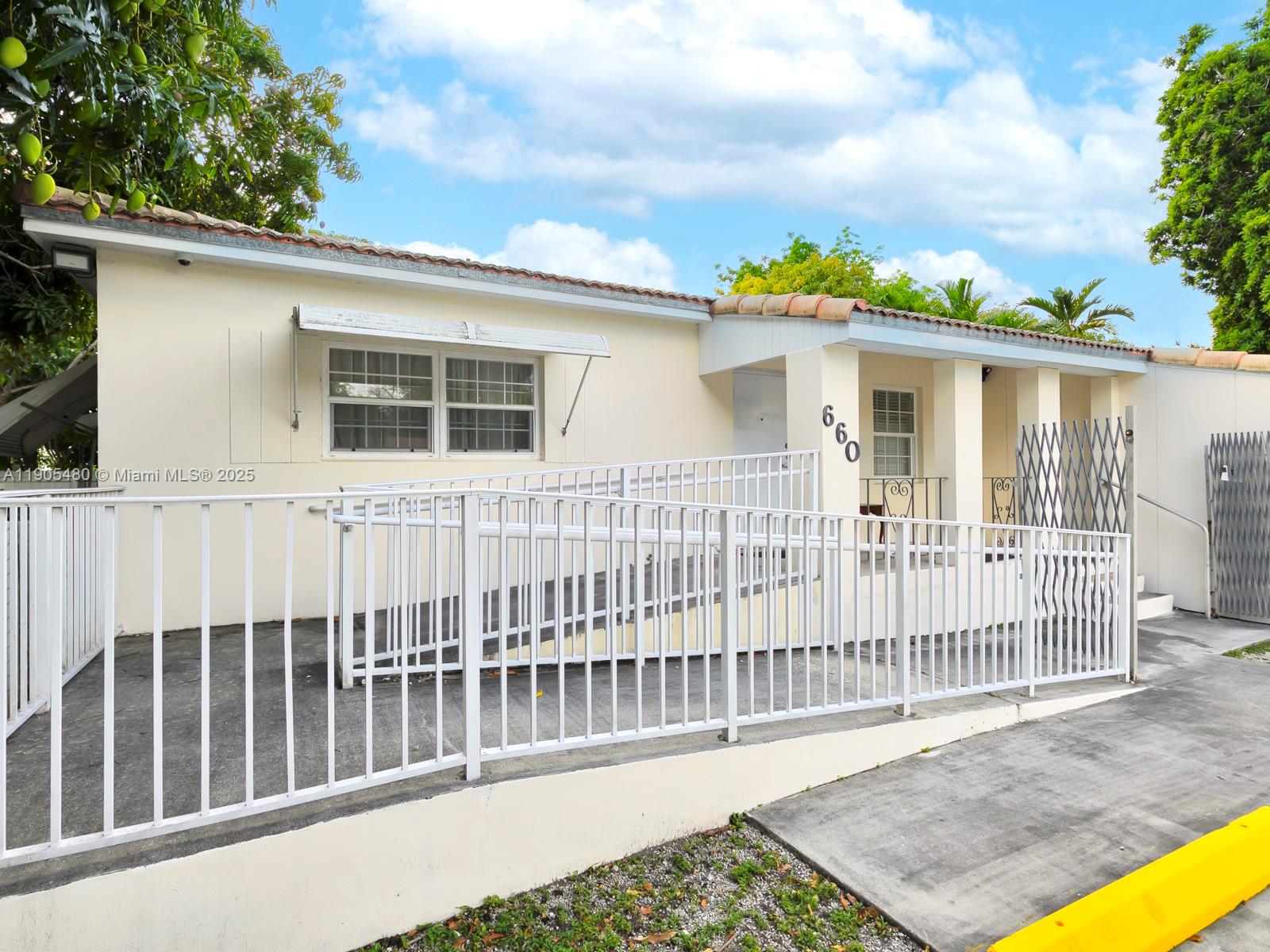 Подробнее   /   кв.футов $ 2025-10-30 0 Фото