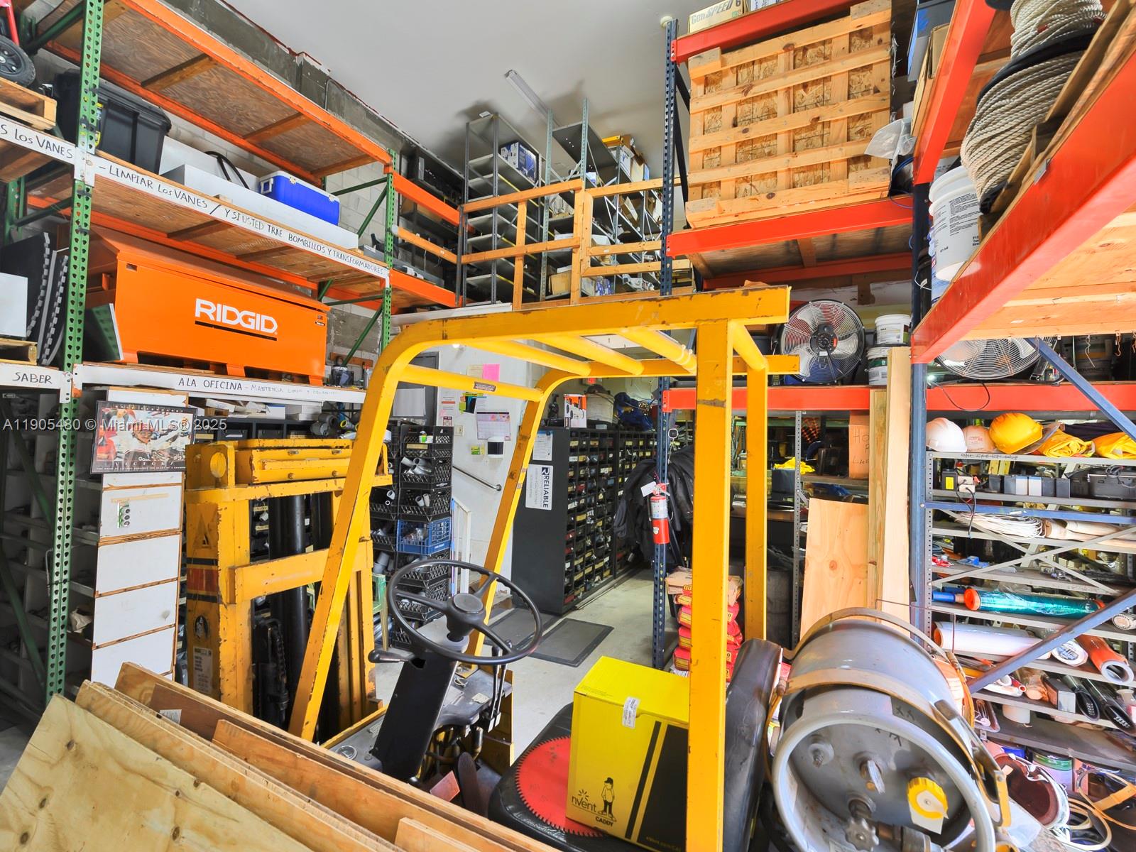 Подробнее   /   кв.футов $ 2025-10-30 0 Фото