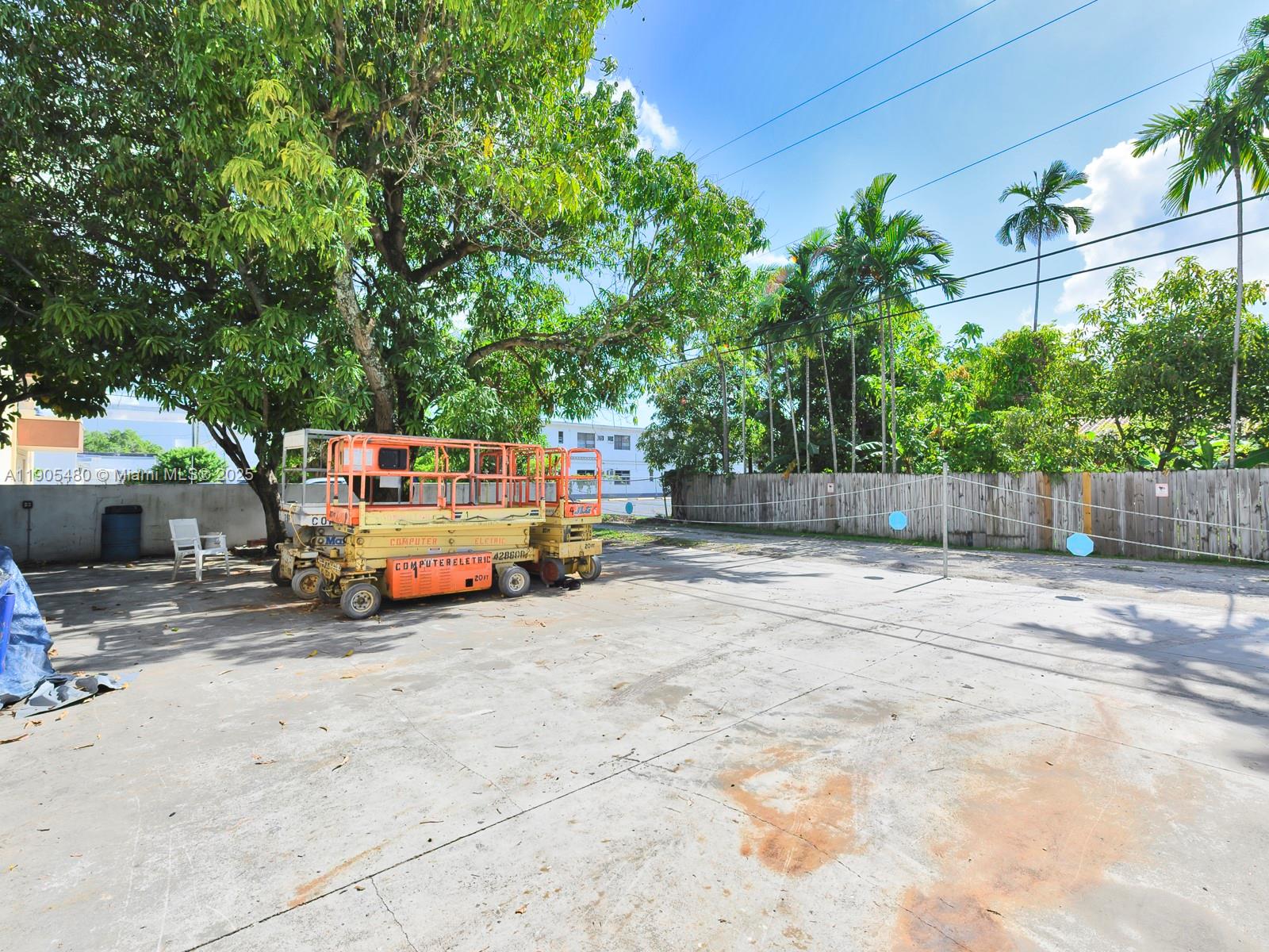 Подробнее   /   кв.футов $ 2025-10-30 0 Фото