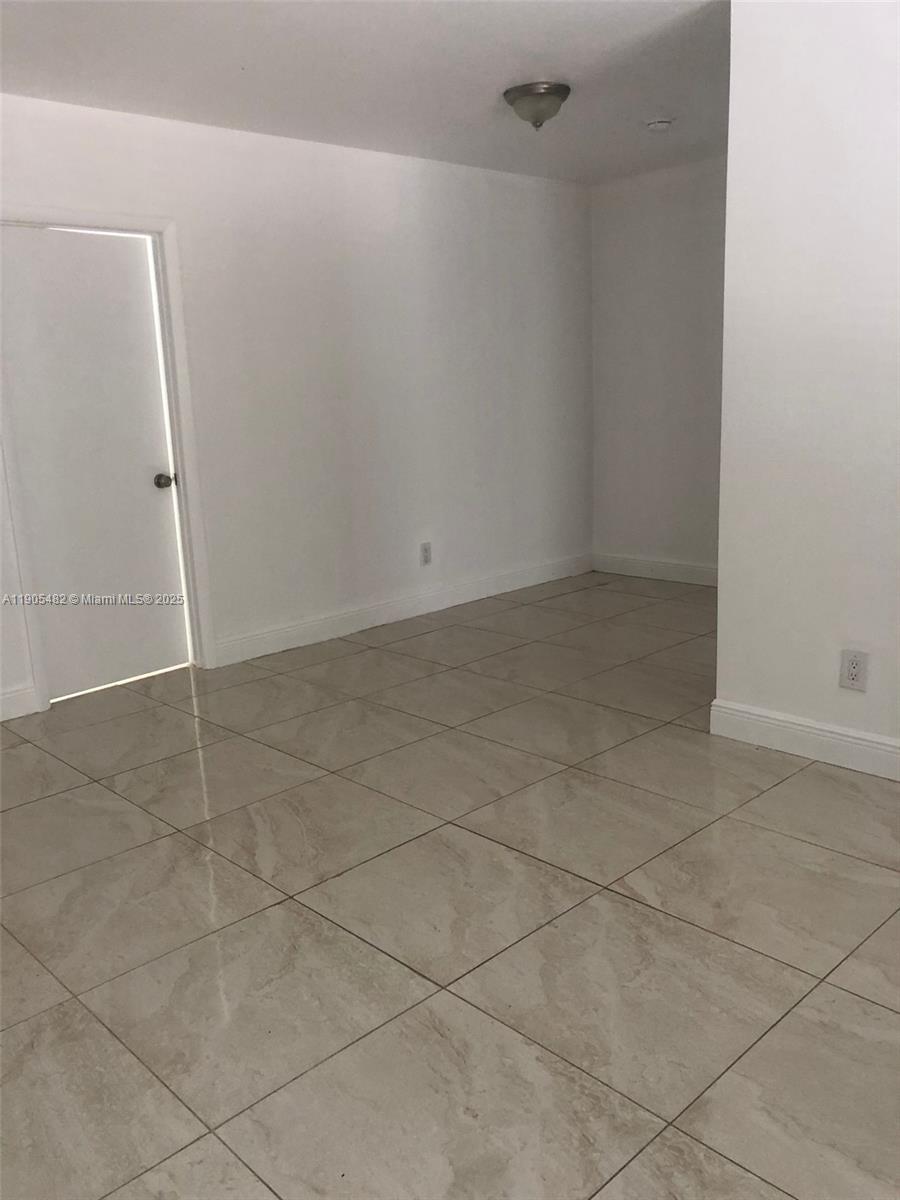 Подробнее / кв.футов $ 2025-10-30 0 Фото