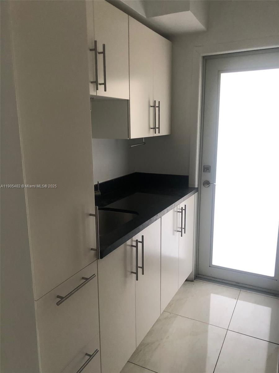 Подробнее / кв.футов $ 2025-10-30 0 Фото