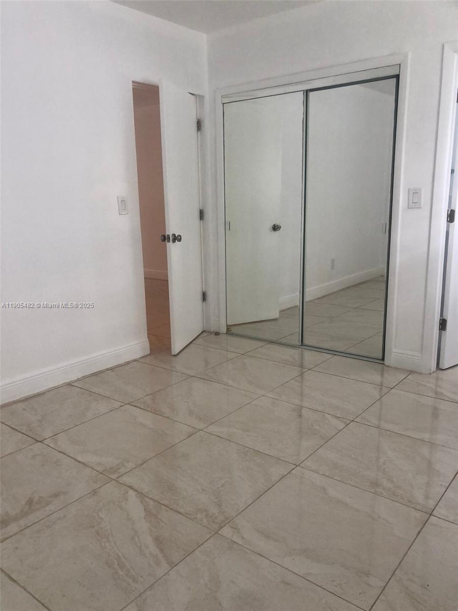 Подробнее / кв.футов $ 2025-10-30 0 Фото