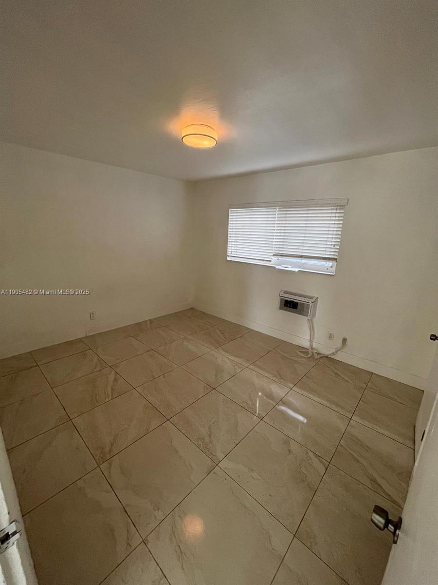 Подробнее / кв.футов $ 2025-10-30 0 Фото