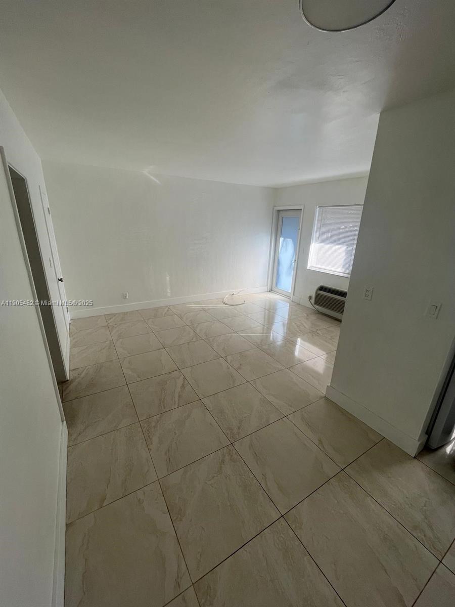 Подробнее / кв.футов $ 2025-10-30 0 Фото