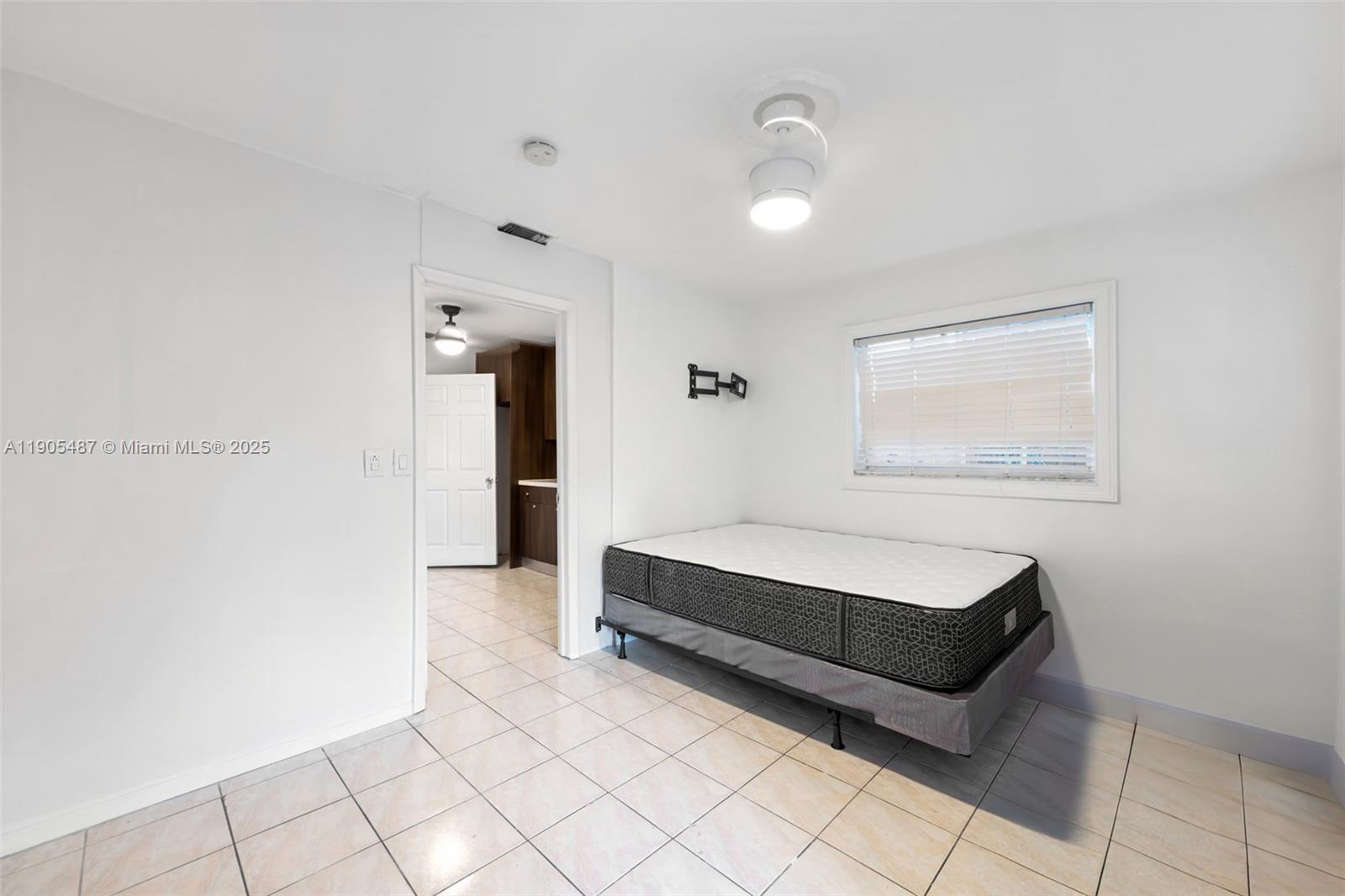 See details 23 2 / 2 2280 sq. ft. $ 2025-10-30 0 Photo