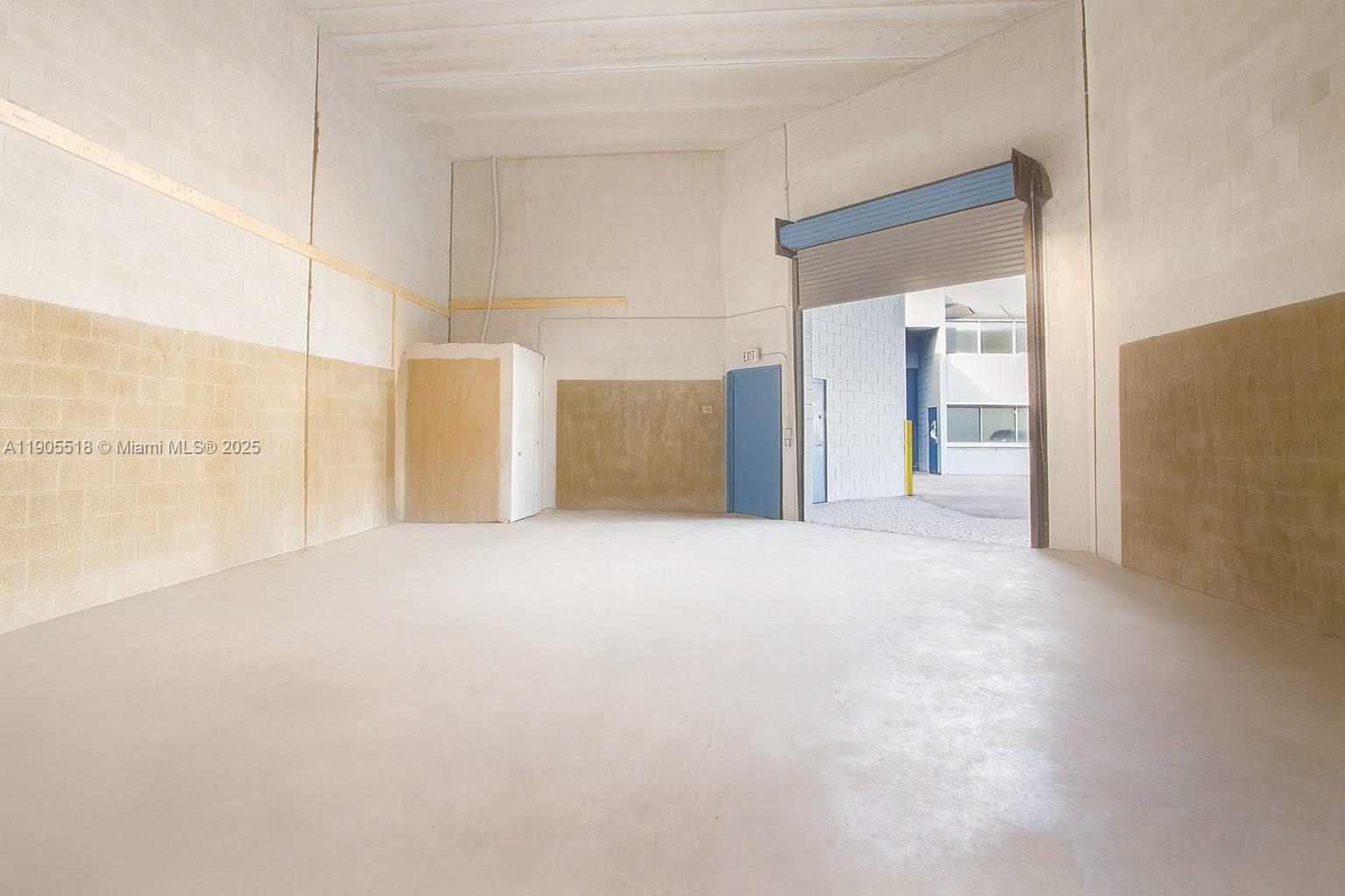   /   sq. ft. $ 2025-10-30 0 Photo