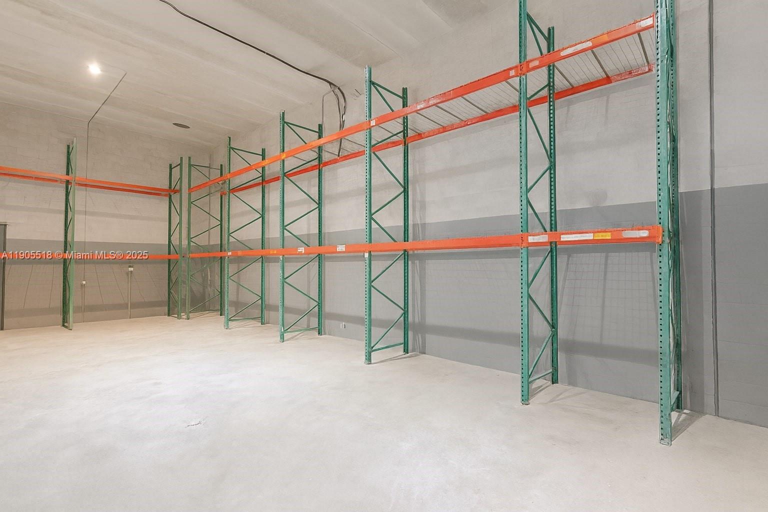   /   sq. ft. $ 2025-10-30 0 Photo