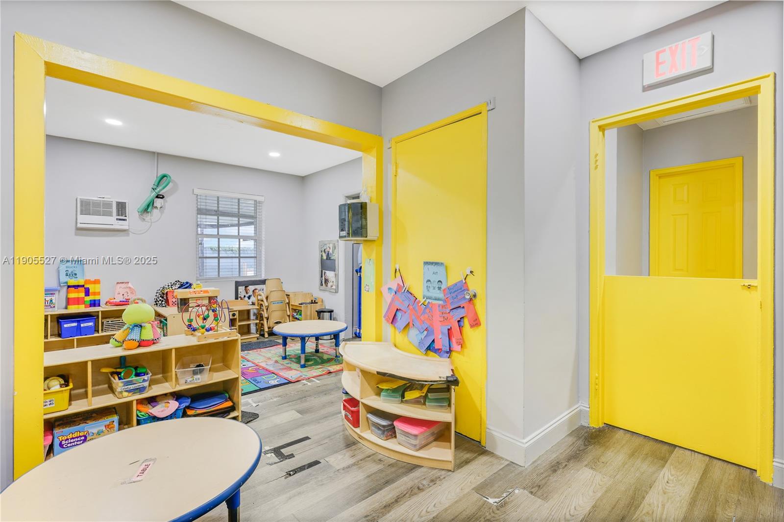   /   sq. ft. $ 2025-10-30 0 Photo