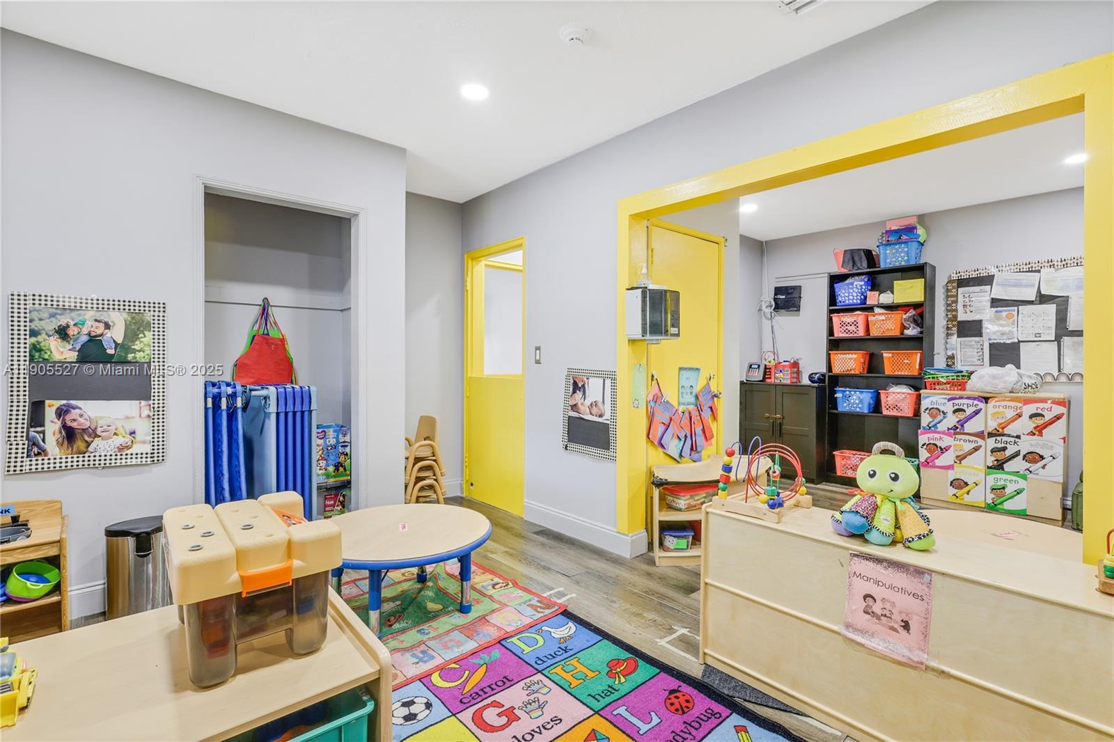   /   sq. ft. $ 2025-10-30 0 Photo