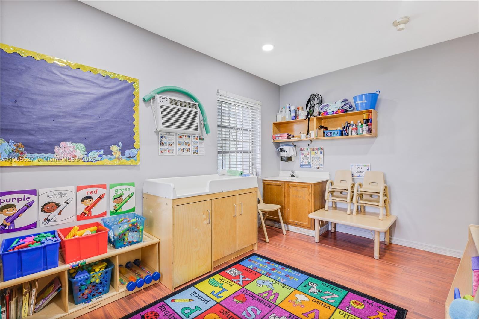   /   sq. ft. $ 2025-10-30 0 Photo