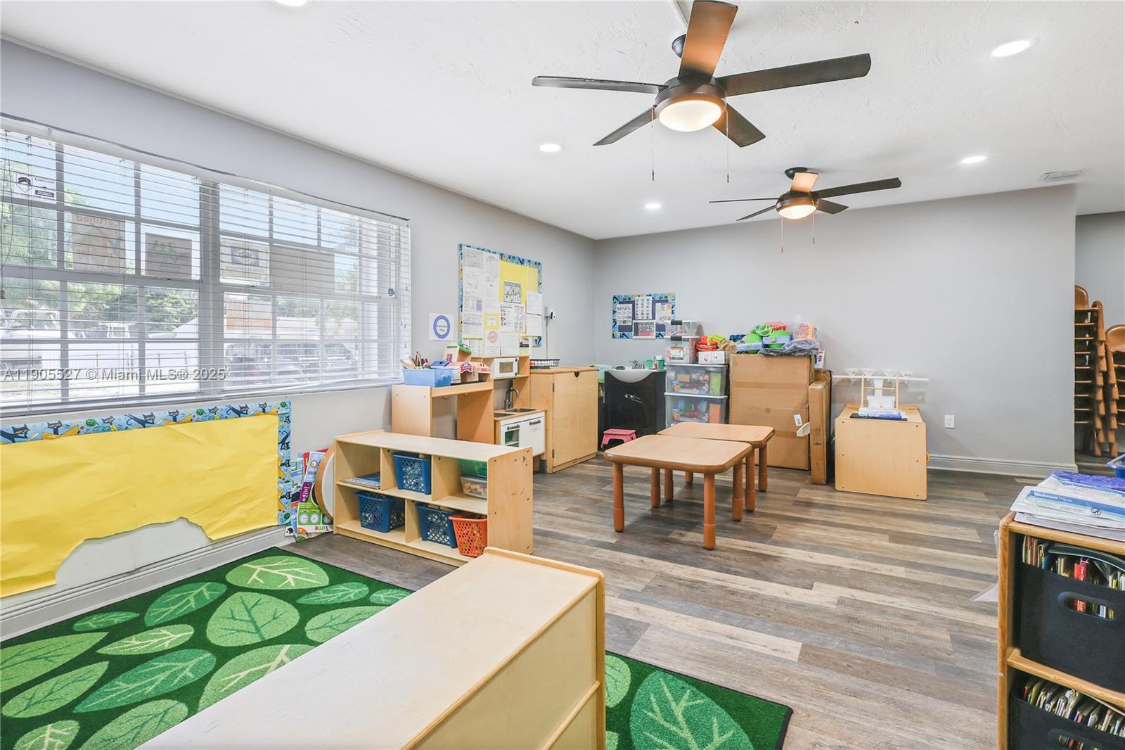   /   sq. ft. $ 2025-10-30 0 Photo