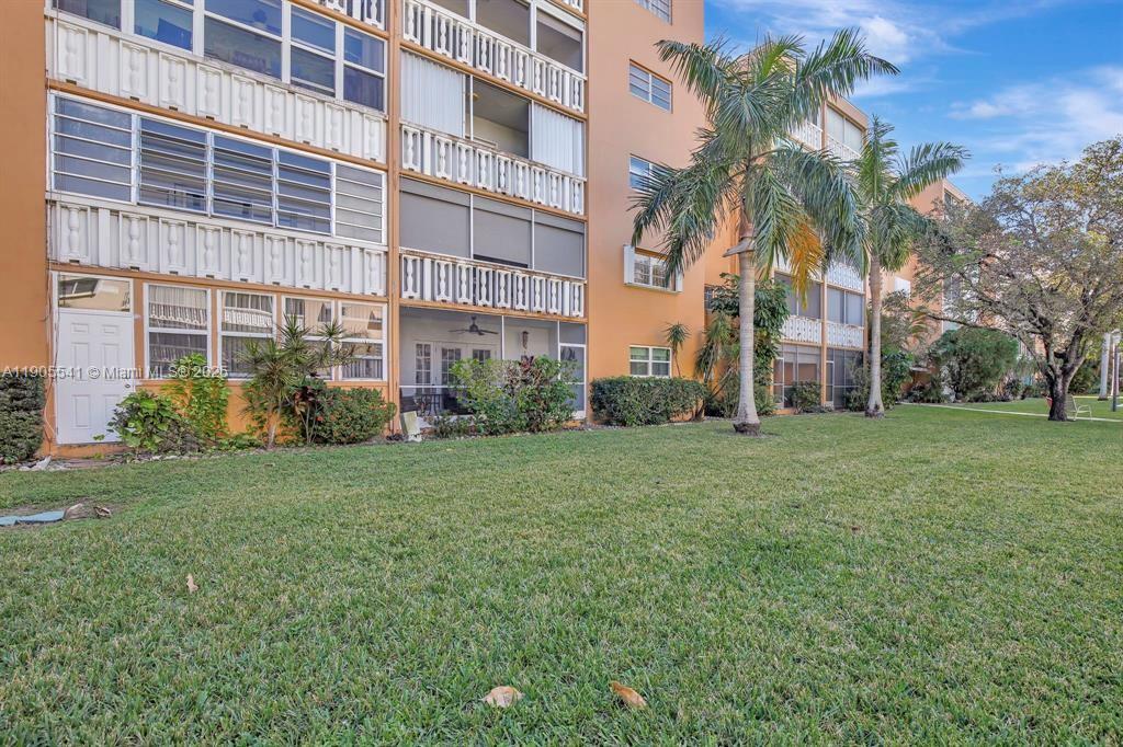 Photo of 219 14th Ave  #107, Hallandale Beach, Florida, 33009 - 