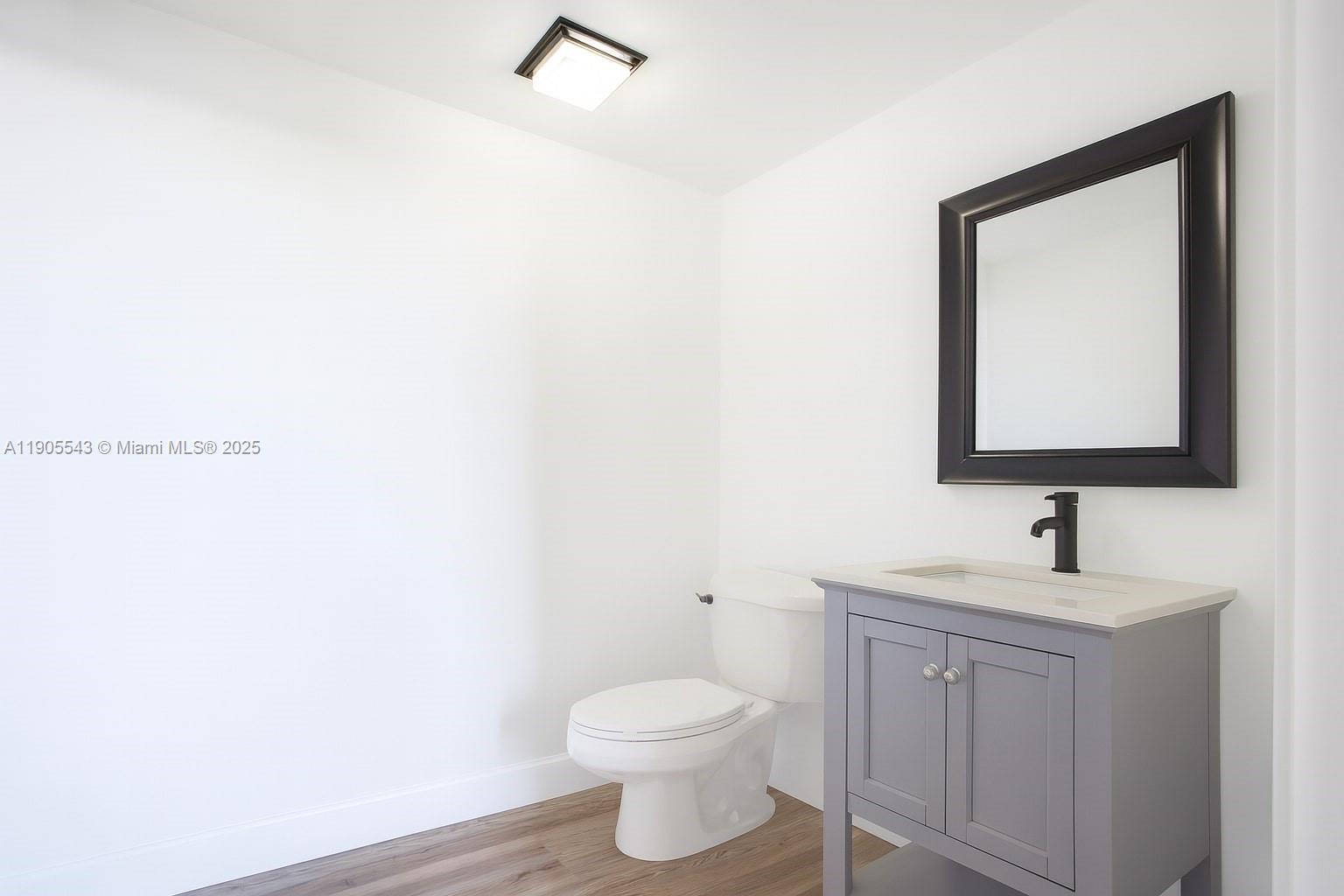   /   sq. ft. $ 2025-10-30 0 foto