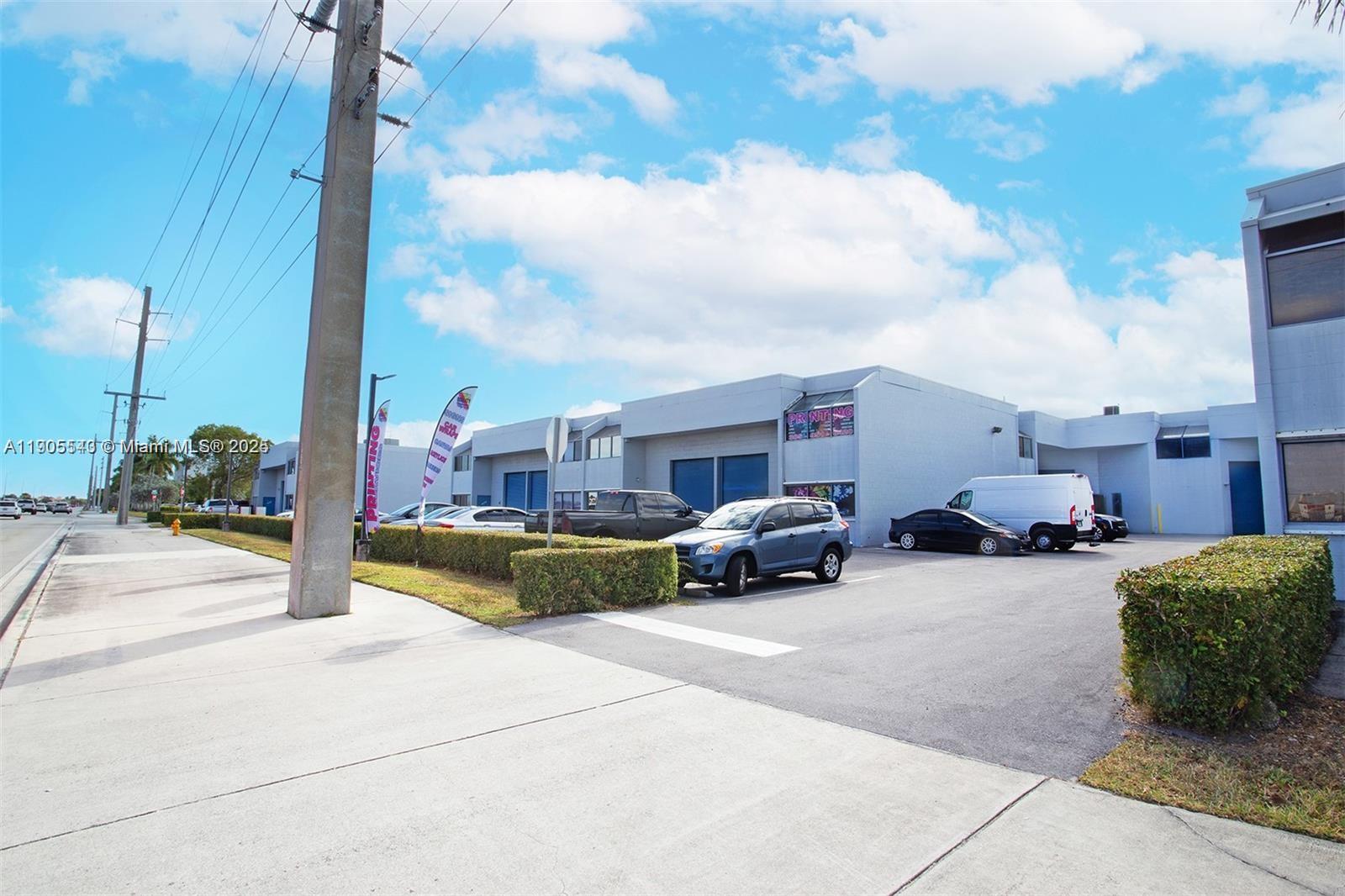   /   sq. ft. $ 2025-10-30 0 foto