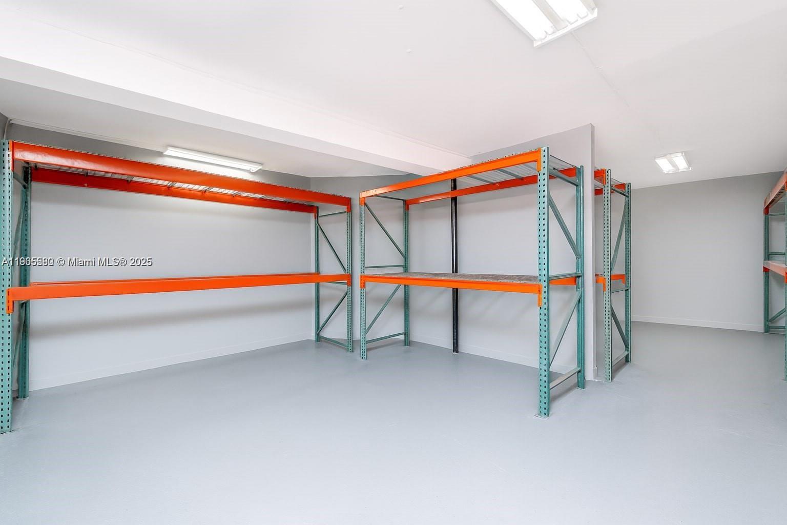 #MAIN  /   кв.футов $ 2025-10-30 0 Фото