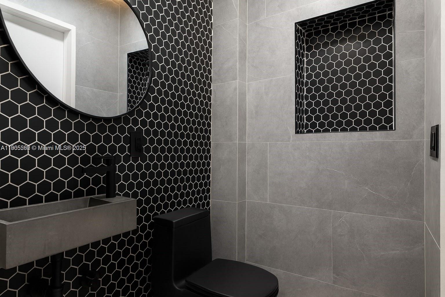 #MAIN  /   кв.футов $ 2025-10-30 0 Фото