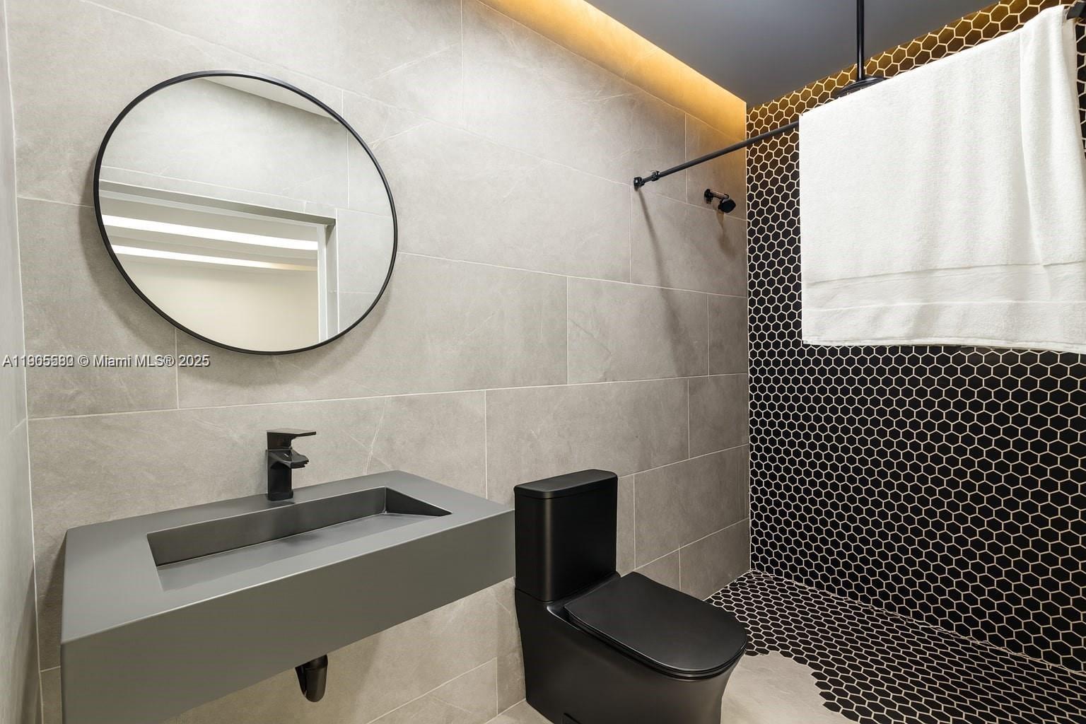 #MAIN  /   кв.футов $ 2025-10-30 0 Фото