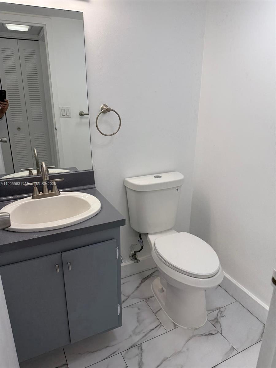 412 1 / 2 991 sq. ft. $ 2025-10-30 0 Photo