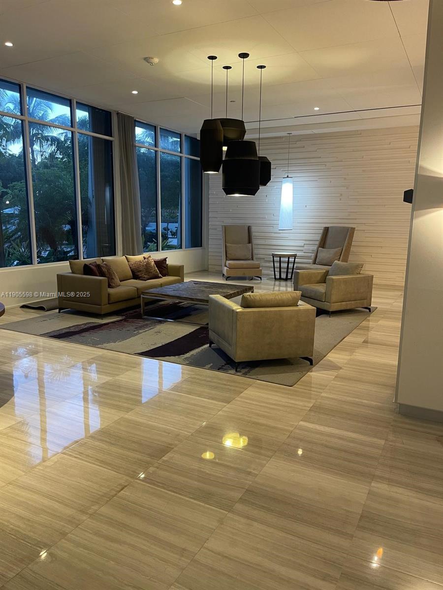 412 1 / 2 991 sq. ft. $ 2025-10-30 0 Photo