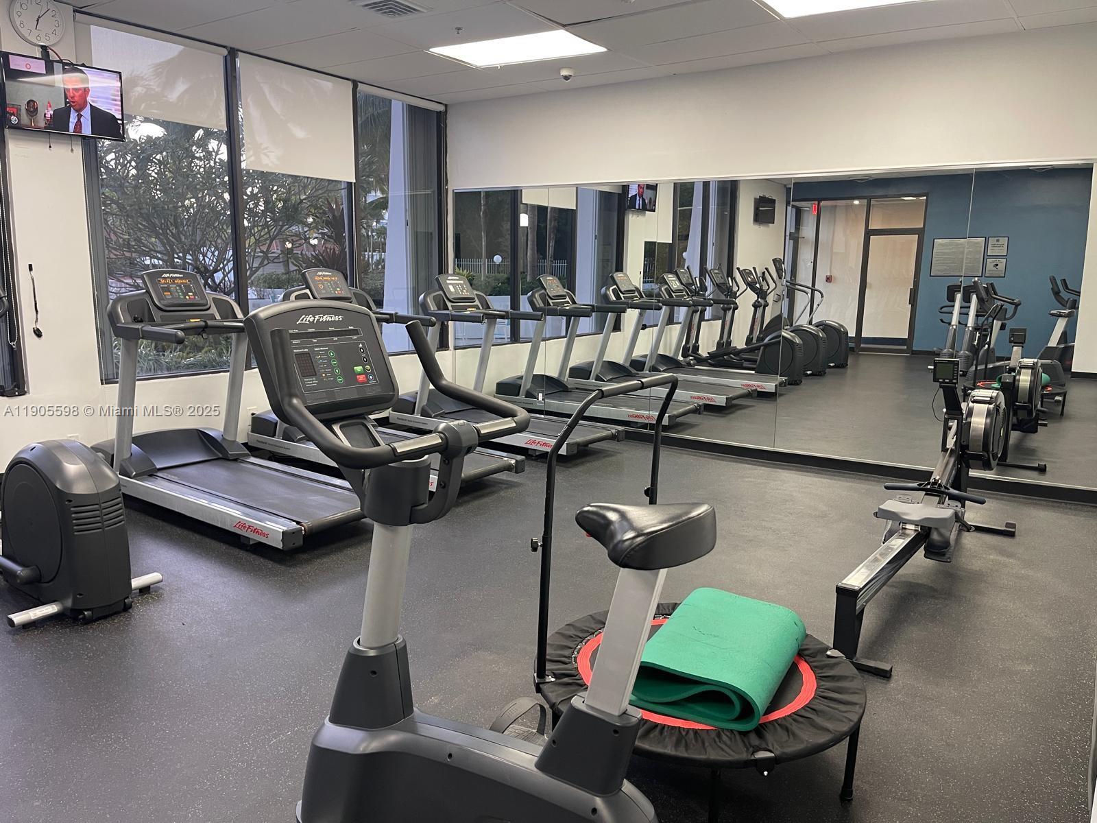 412 1 / 2 991 sq. ft. $ 2025-10-30 0 Photo