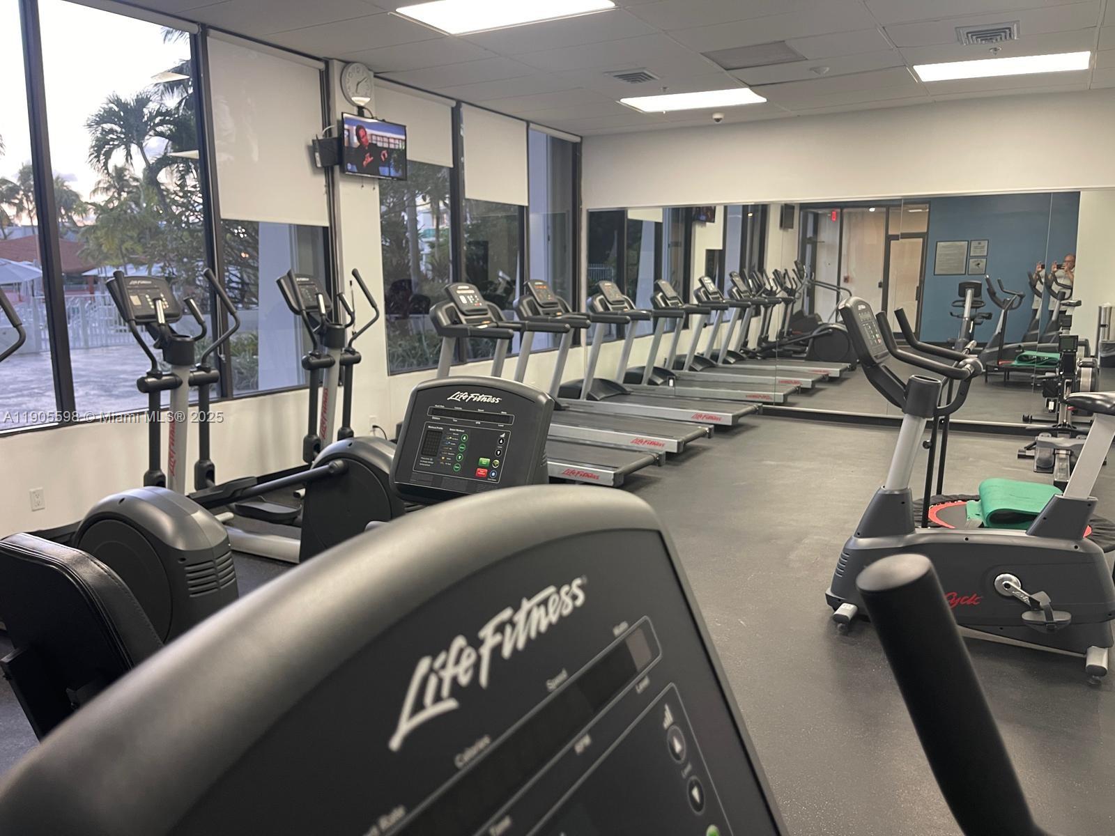 412 1 / 2 991 sq. ft. $ 2025-10-30 0 Photo