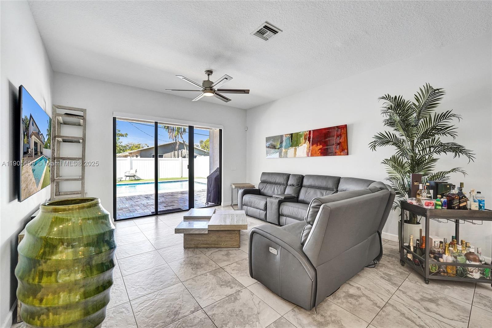 4947 3 / 3 2187 sq. ft. $ 2025-11-24 0 Photo