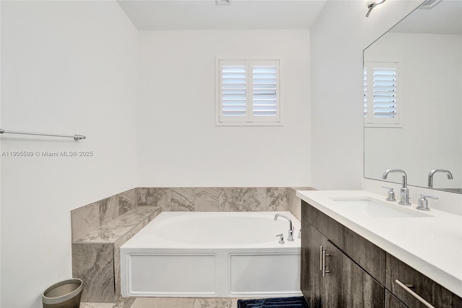 4947 3 / 3 2187 sq. ft. $ 2025-11-24 0 Photo