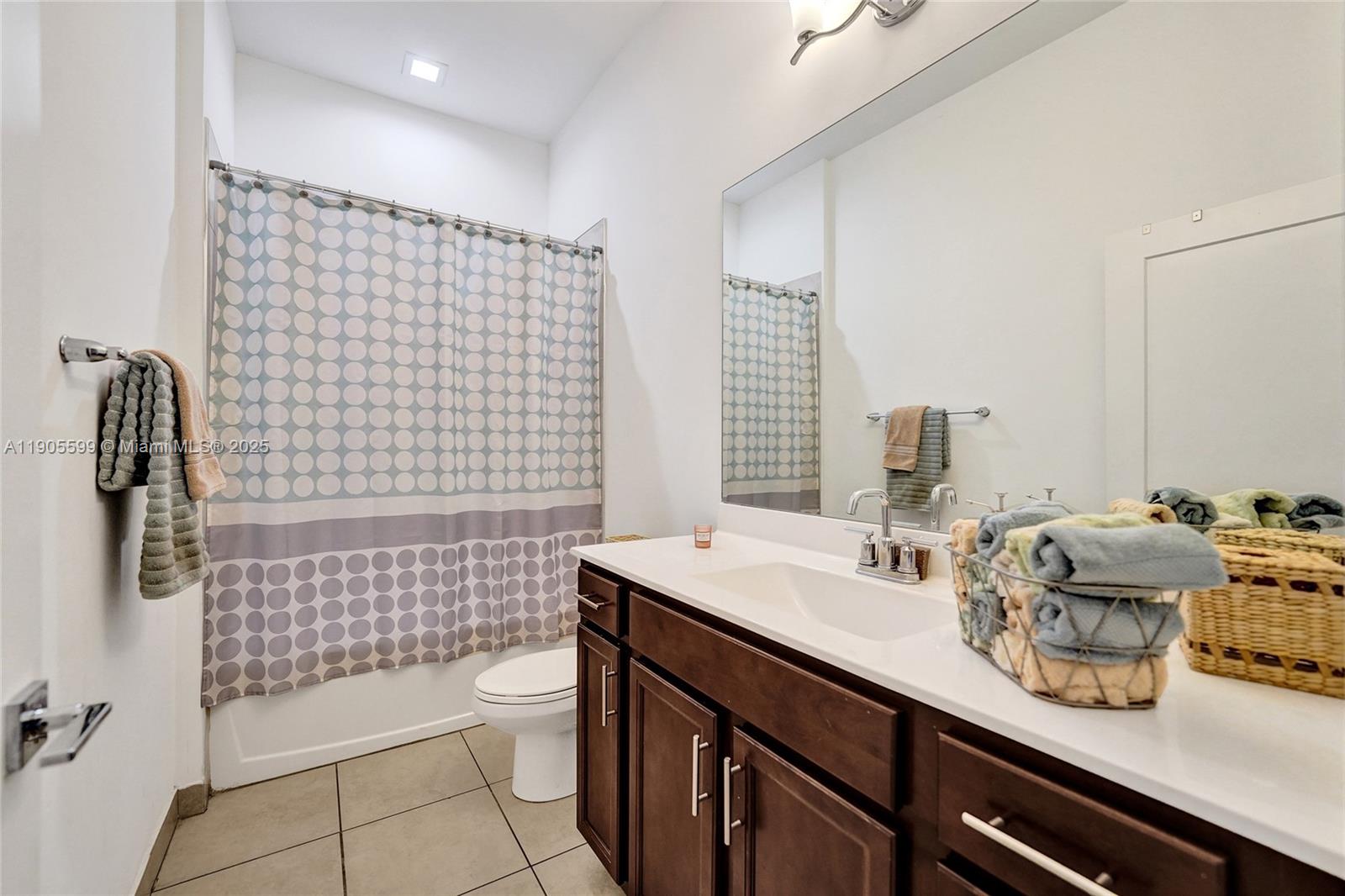 4947 3 / 3 2187 sq. ft. $ 2025-11-24 0 Photo