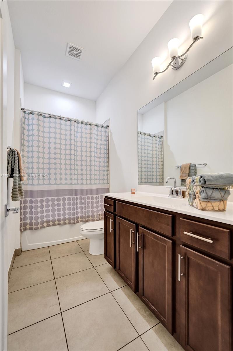 4947 3 / 3 2187 sq. ft. $ 2025-11-24 0 Photo