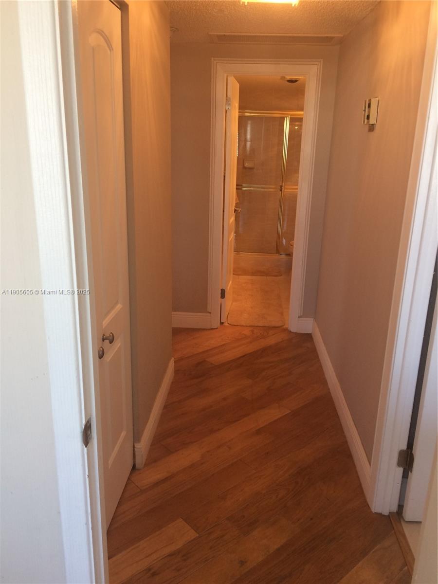 2031 2 / 2 1350 sq. ft. $ 2025-10-30 0 Photo