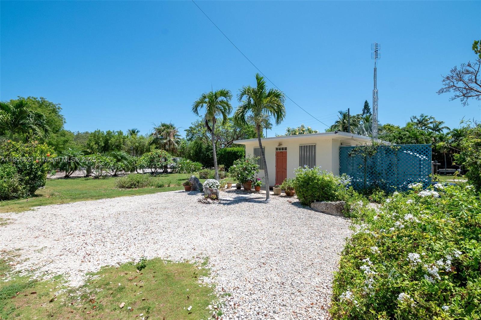 See details / sq. ft. $ 2025-10-30 0 Photo